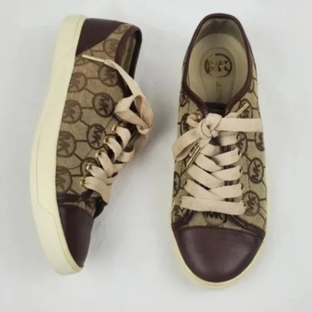 Michael kors leather logo lace up sneakers